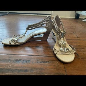 Silver New York jeweled heel